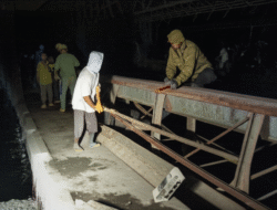 Pencurian besi jembatan